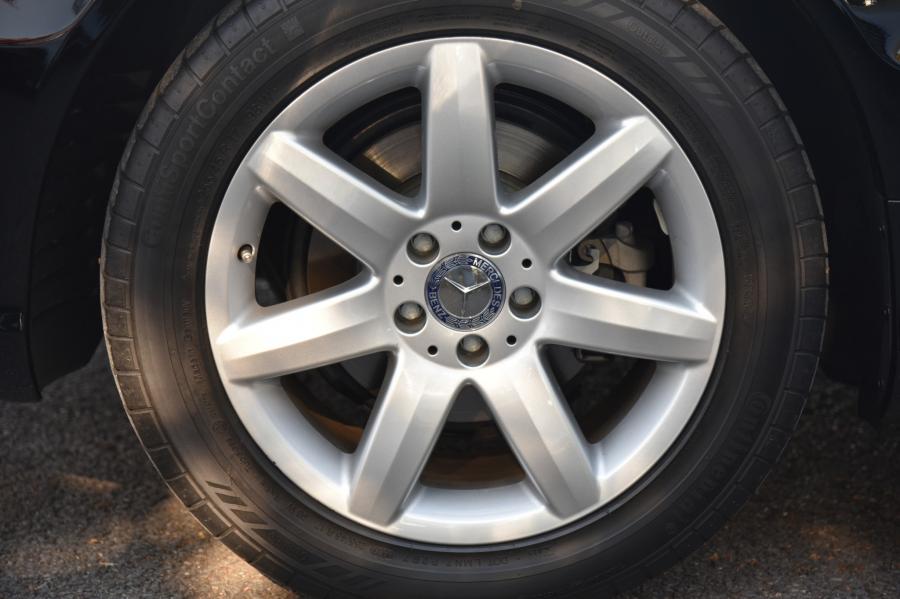 Колеса Mercedes-Benz SL500 (R230) 2003 года  (фото 28 из 86)